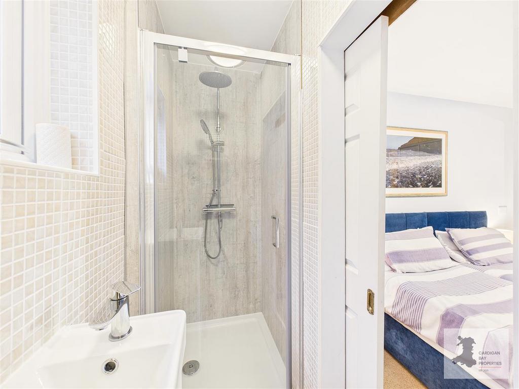 En-suite Bedroom 3
