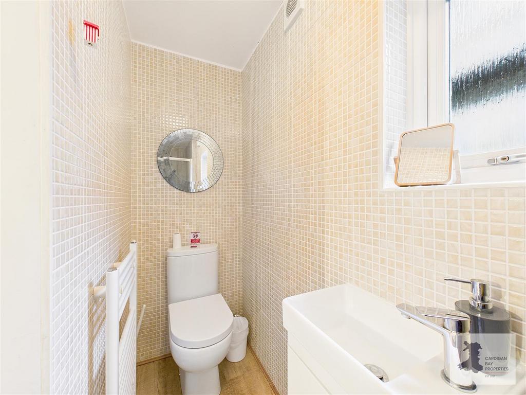 En-suite Bedroom 2