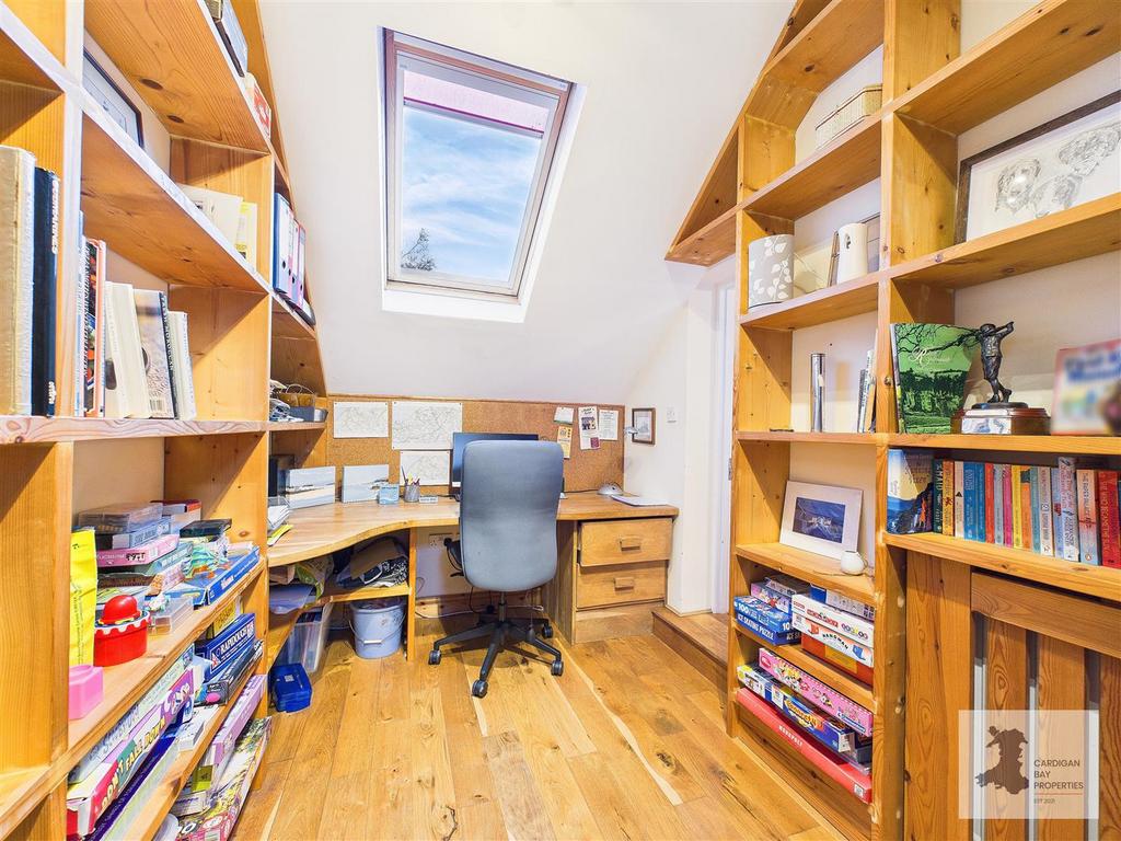 Office/Bedroom 4
