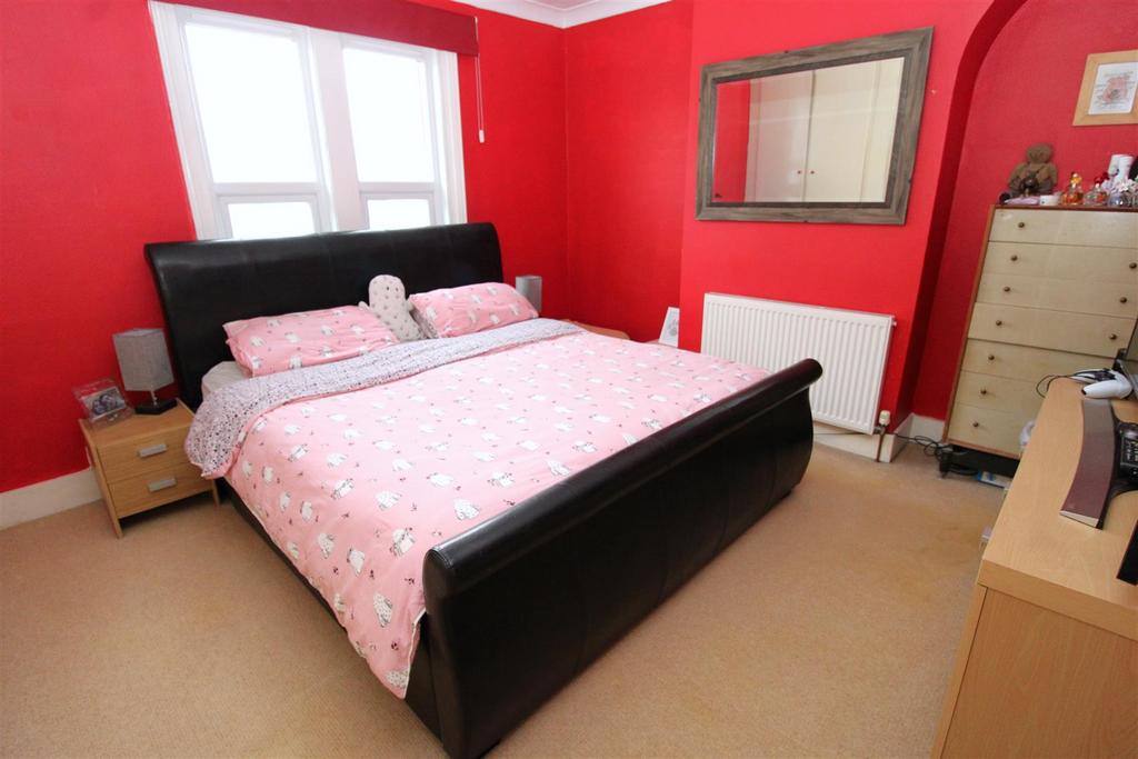 Bedroom 1.JPG
