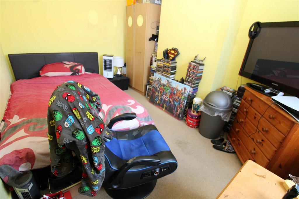 Bedroom 2.JPG