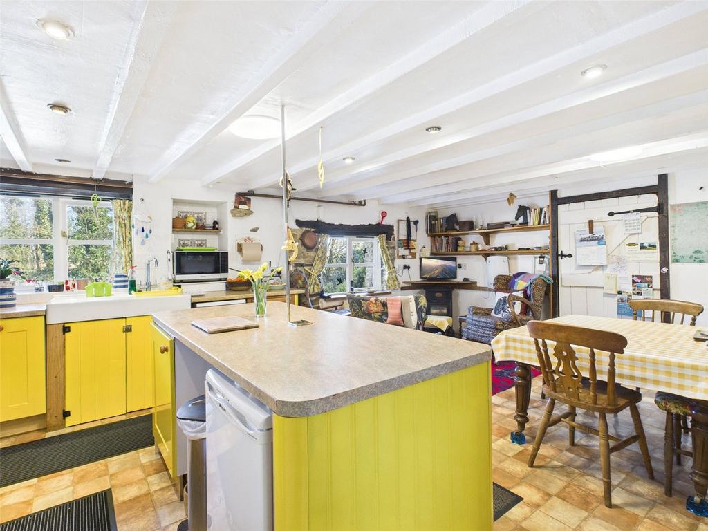 Kitchen Dining Alt