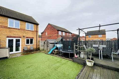 3 bedroom semi-detached house for sale, Cambridge Drive, Thorne, Doncaster