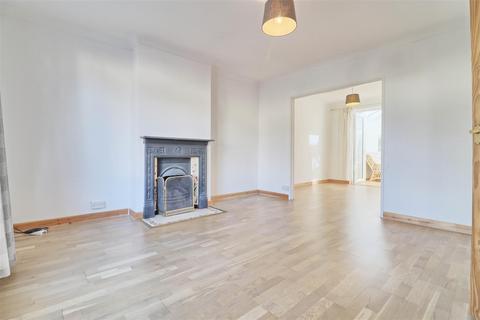 3 bedroom semi-detached house to rent, St Thomas' Square, Cambridge