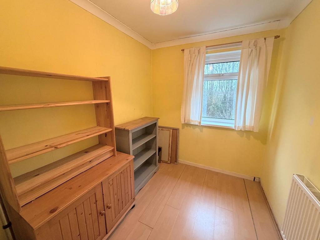 Bedroom (rear)