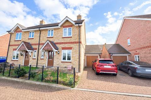 3 bedroom semi-detached house for sale, Gardenia Drive, Farnham GU10