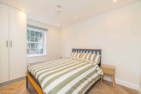 2 bedroom flat for sale, Uxbridge Road, London W12