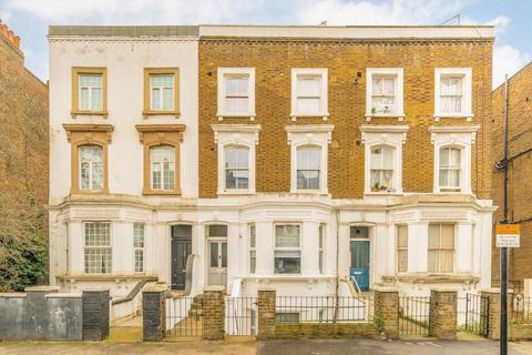 2 bedroom flat for sale, Uxbridge Road, London W12