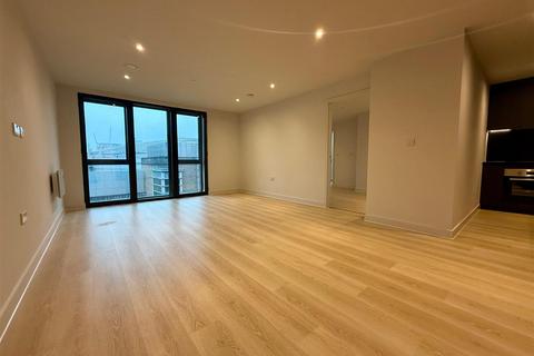 2 bedroom apartment to rent, Waterhouse Gardens, Manchester