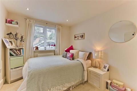 1 bedroom maisonette for sale, Vale Road, Weybridge, KT13