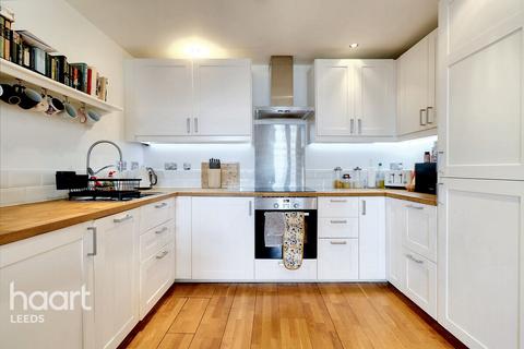 2 bedroom apartment for sale, Gotts Road, Leeds