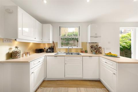 3 bedroom terraced house to rent, Broughton Road, London, SW6