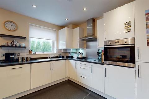 undefined, Stansfield Close, Ben Rhydding, LS29