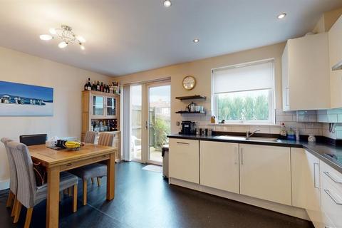 undefined, Stansfield Close, Ben Rhydding, LS29