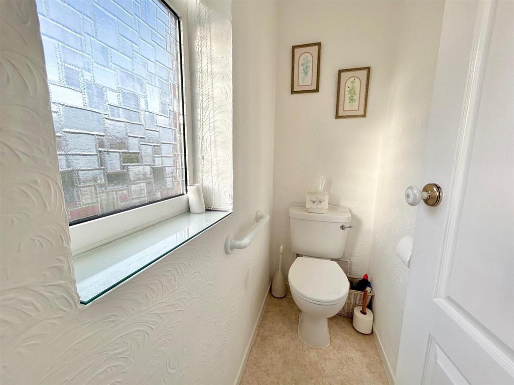 Cloakroom WC.jpg