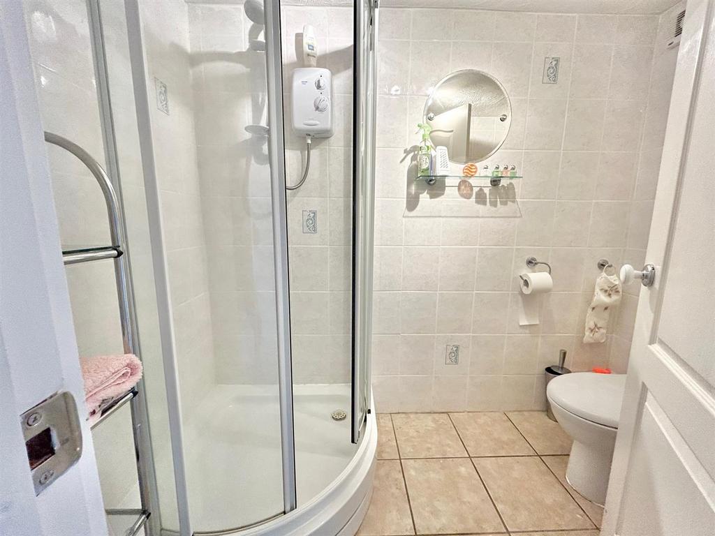 Shower Room 1.jpg