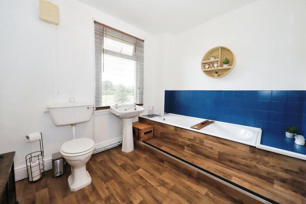 Upstairs Bathroom