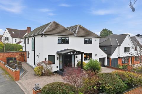 4 bedroom detached house to rent, Parklands, Chigwell IG7