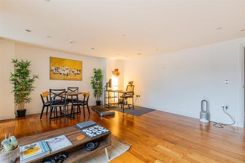 undefined, Barry Lane, Cardiff CF10