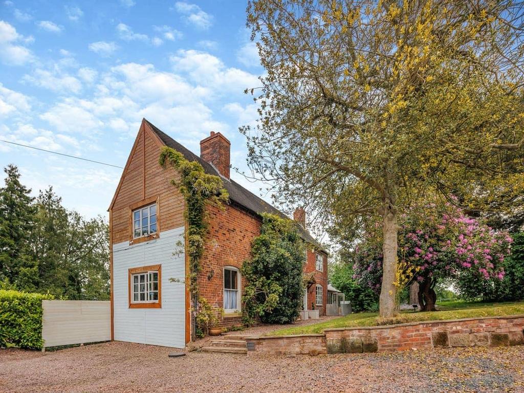 Blythbury Farmhouse (1).jpg