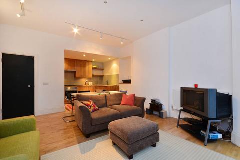 3 bedroom flat to rent, Grove Hill Road, Denmark Hill, London, SE5