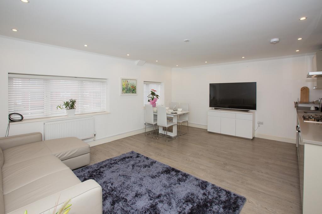 Flat 2 2 park mount-