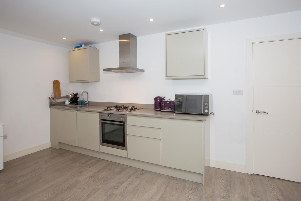 Flat 2 2 park mount-