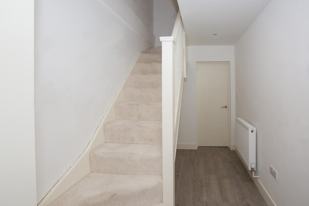 Flat 2 2 park mount-