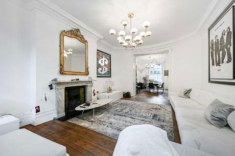 undefined, Doughty Street, London WC1N