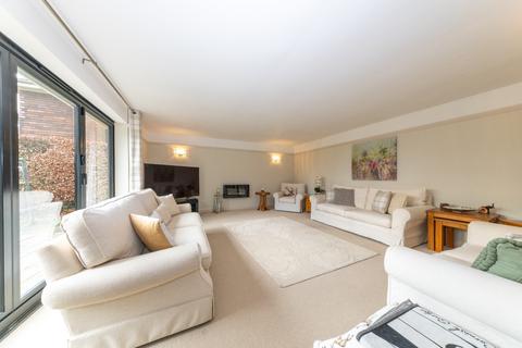 undefined, Dunstable, Bedfordshire LU6