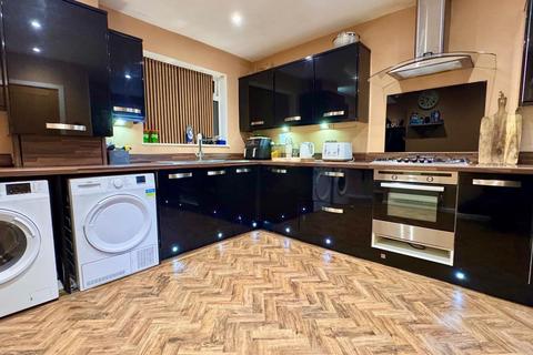 3 bedroom end of terrace house for sale, Yew Tree Grove, Lancashire BB4