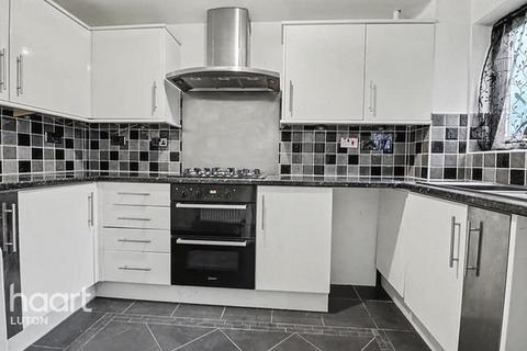 undefined, Links Way, Luton