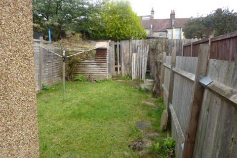 3 bedroom terraced house to rent, Brixton Road, WD24, Watford, WD24