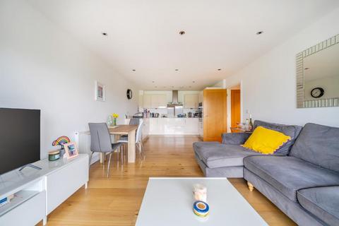 2 bedroom flat for sale, Newbury Racecourse,  Berkshire,  RG14