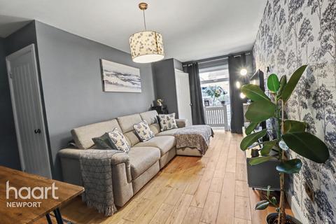 2 bedroom semi-detached house for sale, Winchester Close, Newport
