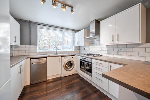 3 bedroom house to rent, Caistor Road, Balham, London, SW12