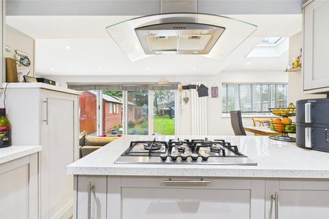 undefined, Grobars Avenue, Horsell GU21