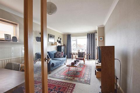 2 bedroom flat for sale, Cooden Drive, Bexhill-On-Sea