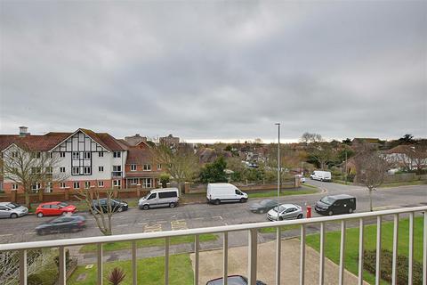 2 bedroom flat for sale, Cooden Drive, Bexhill-On-Sea
