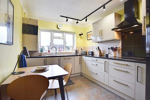 2 bedroom flat for sale, Cooden Drive, Bexhill-On-Sea