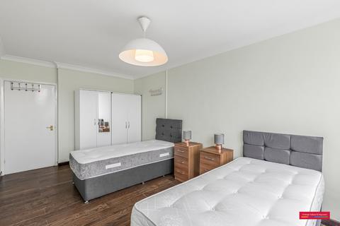 2 bedroom flat to rent, Cambridge Square, London, W2