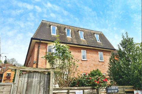 2 bedroom flat to rent, Bullar Road, Hampshire SO18