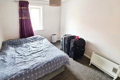 2 bedroom flat to rent, Bullar Road, Hampshire SO18