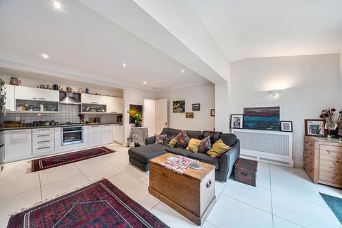 2 bedroom flat for sale, Grange Road, Kingston Upon Thames, KT1