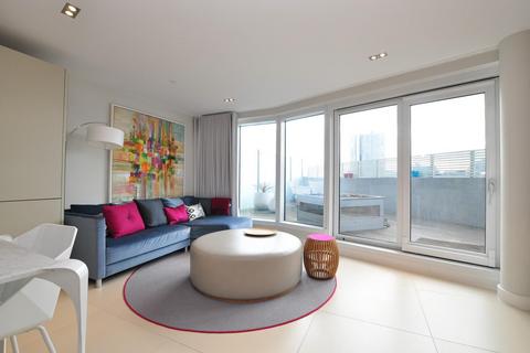 2 bedroom flat to rent, Bezier Apartments, City Road, London, EC1Y