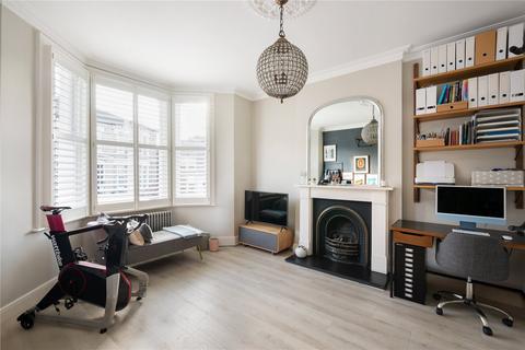 4 bedroom end of terrace house for sale, Bennerley Road, London SW11