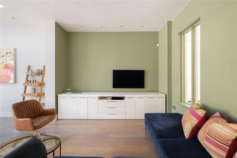 4 bedroom end of terrace house for sale, Bennerley Road, London SW11