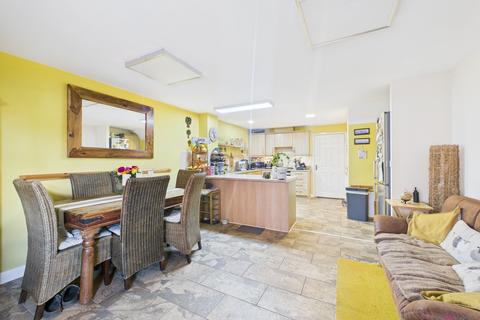 4 bedroom terraced house for sale, Thatcham Avenue Kingsway, Gloucester GL2