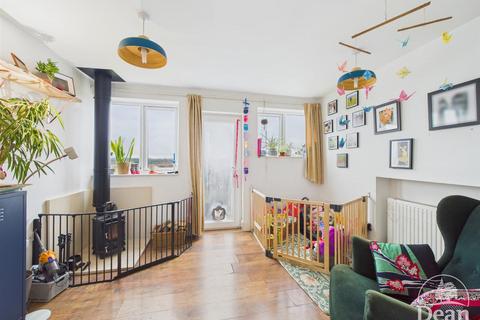 2 bedroom terraced house for sale, Woodside Street, Cinderford