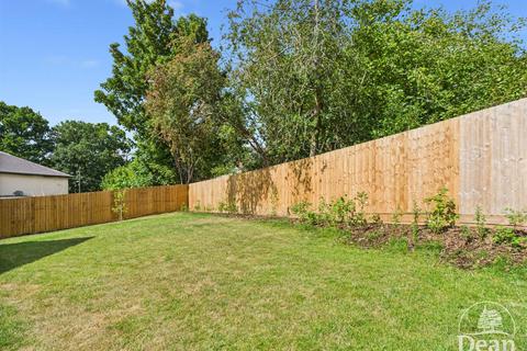 4 bedroom detached house for sale, School Close, Buckshaft Road, Cinderford